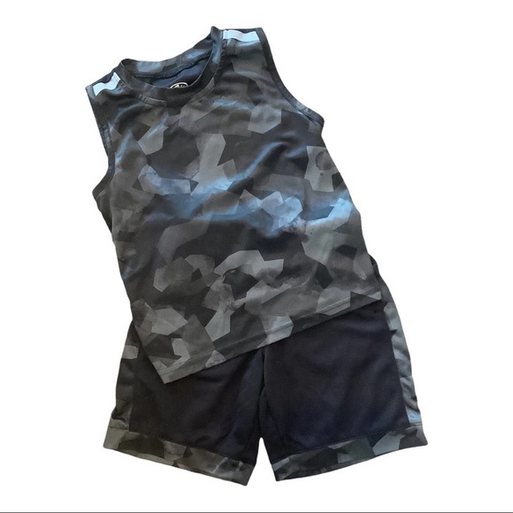 Athletic Works Other - Camo 2 Piece Athletic Outfit